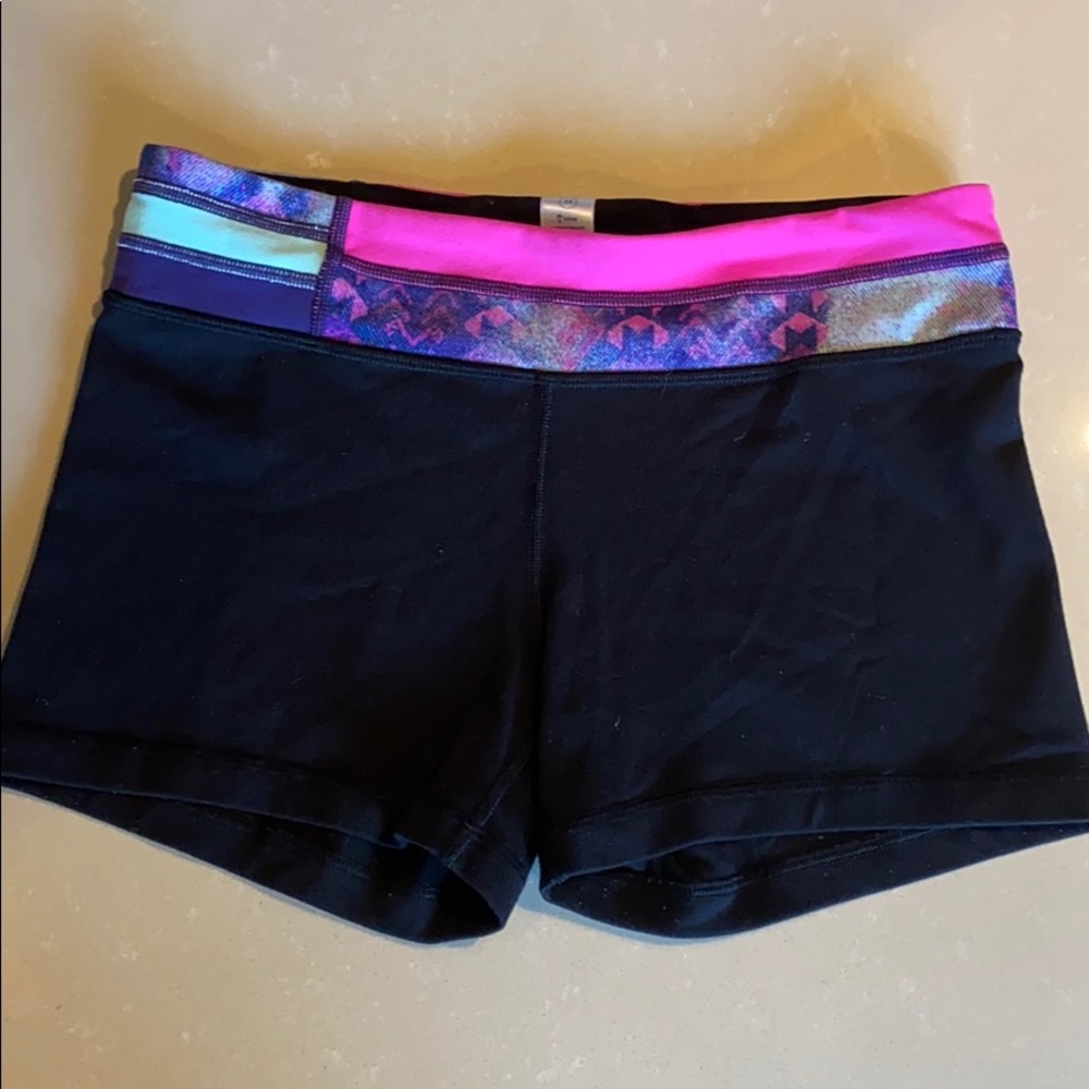 Lululemon Ivivva rhythmic short quilt, size 14